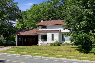 1638 Queen Street E, Sault Ste Marie, On P6a 2g7