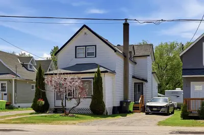 133 Grosvenor Avenue, Sault Ste Marie, On P6b 2m2