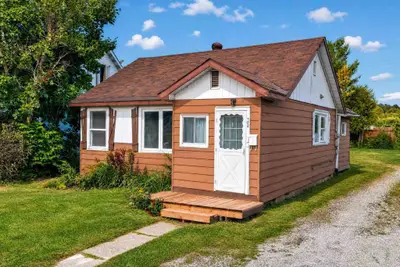 702 Lennox Avenue, Sault Ste Marie, On P6c 3p8