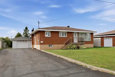 3 Dawson Avenue, Sault Ste Marie, On P6c 4b2