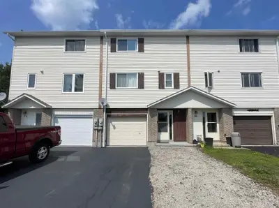 68 Farquhar Place, Elliot Lake, On P5a 2b3