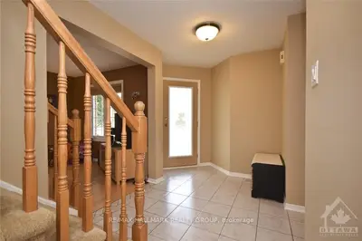 417 PAULINE CHARRON Place, Vanier and Kingsview Park, ON K1L 8L4