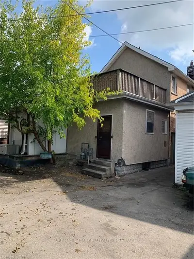 256 East Main Street Upper, Welland, On L3b 3w9