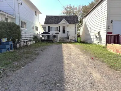 24 Pardee Avenue, Sault Ste Marie, On P6b 1v8