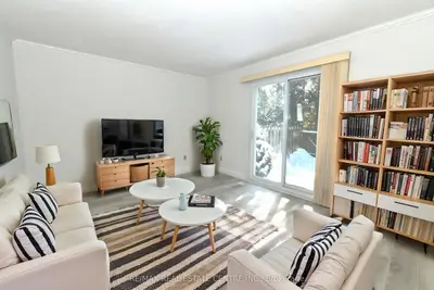 1247 Huron Street 111, London East, On N5y 4x7