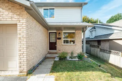 537b Barwick Crescent, Waterloo, On N2k 3p4