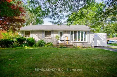 2 Morning Dew Drive, Brantford, On N3r 3p2