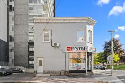 245 Bay Street, Ottawa Centre, On K1r 5z4