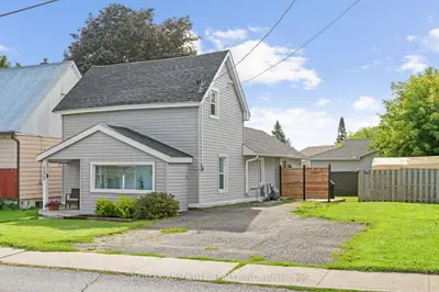 132 Edward Street S, Arnprior, On K7s 2x4