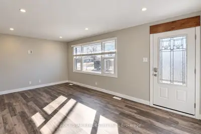 134 Oakside Street, London East, On N5y 1e7