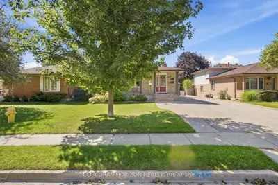 26 Alexander Avenue, Cambridge, On N1r 5k6