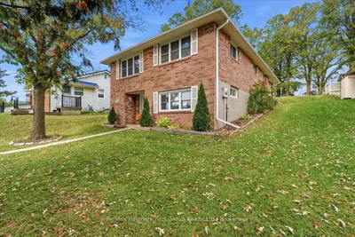 192 St. Lawrence Street W, Centre Hastings, On K0k 2k0