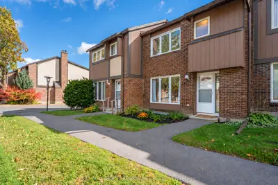 2111 MONTREAL Road 85, Beacon Hill North - South and Area, ON K1J 8M8