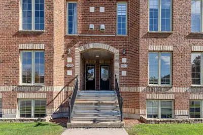 900 Longfields Drive, Barrhaven, On K2j 5k6
