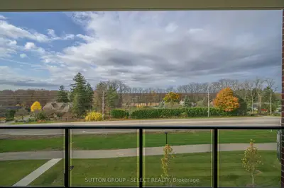 1975 Fountain Grass Drive 307, London South, On N6k 0m3