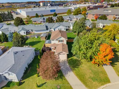 15 Barnett Street W, North Perth, On N4w 3v9