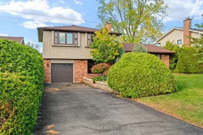 19 Parkland Crescent, South Of Baseline To Knoxdale, On K2h 5v3