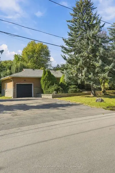904 Montgomery Drive, Hamilton, On L9g 3h9
