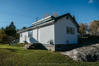100 Regina Avenue, Kenora, On P9n 2z7