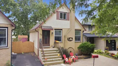 15 Chancton Crescent, London South, On N6e 2y5