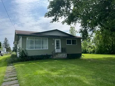 108-106 Third Street, Rainy River, On P0w 1l0
