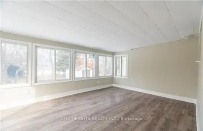 1590 Hartlet Street Main, London East, On N5v 1x8