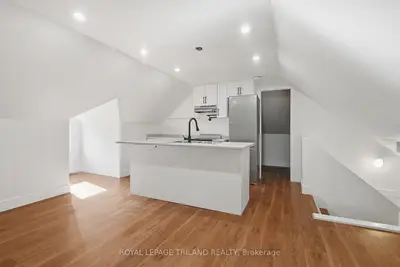 22 Mitchell Street 1, St. Thomas, On N5r 2t7