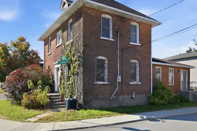 69 Lake Avenue W, Carleton Place, On K7c 1l5