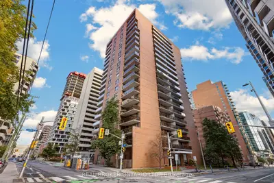 475 Laurier Avenue W 1601, Ottawa Centre, On K1r 7x1