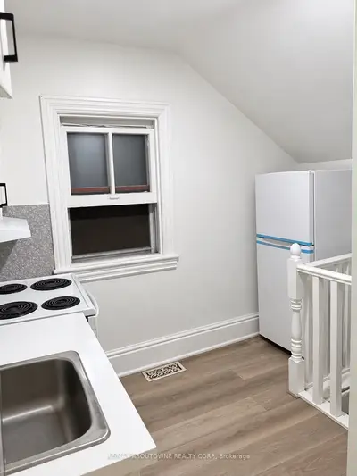 70 Wellington Street S, Hamilton, On L8n 2r1
