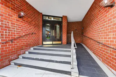 2 Bay Street 302, Kingston, On K7k 6t7