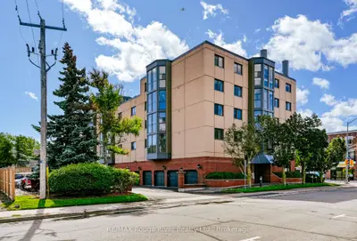 1 Queen Street 402, Cobourg, On K9a 1m8