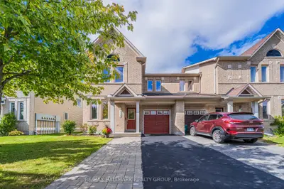 112 Akita Walk, Barrhaven, On K2j 3t9
