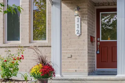 112 Akita Walk, Barrhaven, On K2j 3t9