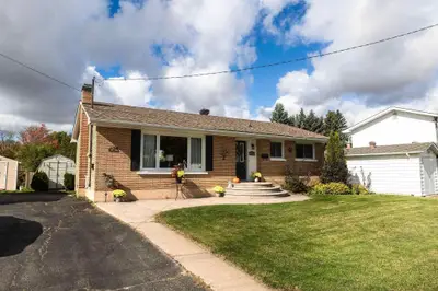 29 Routledge Avenue, Sault Ste Marie, On P6b 2x8
