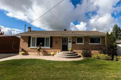 29 Routledge Avenue, Sault Ste Marie, On P6b 2x8