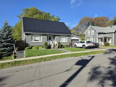 44 Elgin Street N, Port Hope, On L1a 2l7