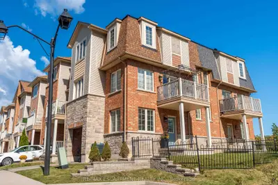 11 Stockbridge Gardens 13, Hamilton, On L8j 0h5