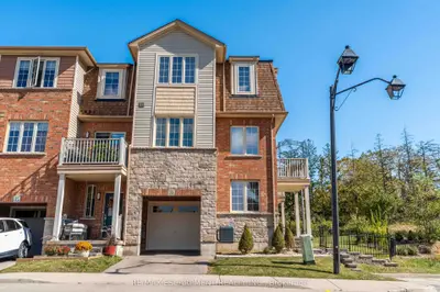 11 Stockbridge Gardens 13, Hamilton, On L8j 0h5