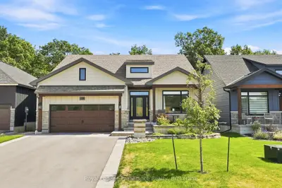 100 Deerview Drive, Quinte West, On K8v 0l9