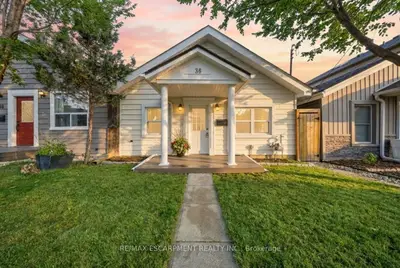 36 Queensdale Avenue W, Hamilton, On L9c 1b5