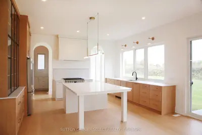 19 Bayshore Drive, Middlesex Centre, On N0l 1r0