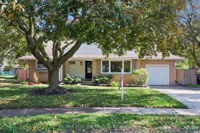 38 Yule Place, Kitchener, On N2b 2j8