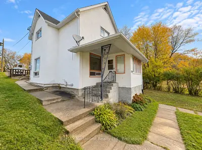 230 Fourth Street N, Kenora, On P9n 2m7