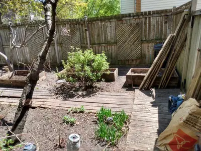 303 Lacasse Avenue, Vanier And Kingsview Park, On K1l 7a5