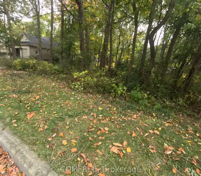2215 Edgemore Avenue, Lasalle, On N9h 2k2