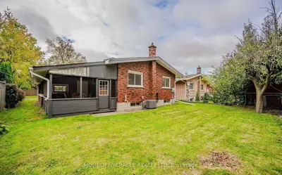 10 Greenwood Avenue, Cambridge, On N1r 2y4