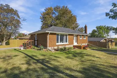 398 Applegrove Avenue, Peterborough, On K9h 5l7