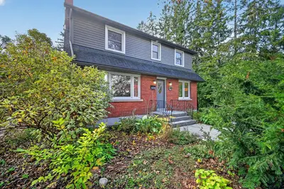 140 Begonia Avenue, Alta Vista And Area, On K1h 6e4