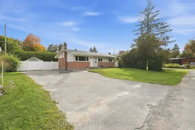 34 STINSON Avenue, Bells Corners and South to Fallowfield, ON K2H 6N3